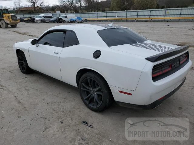 2C3CDZAG0JH332961 2018 Dodge Challenger Sxt