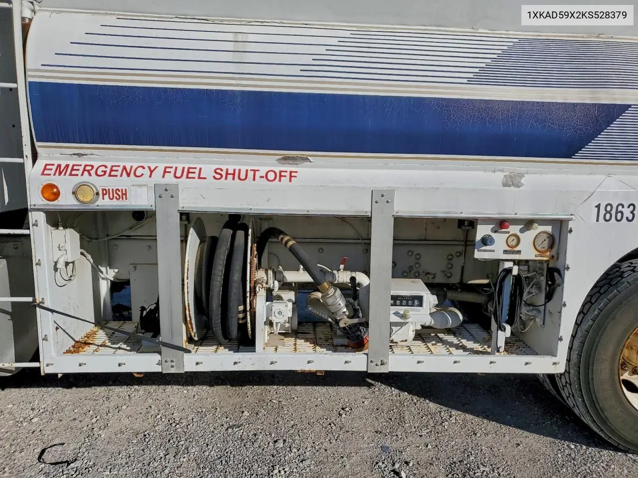 1989 Kenworth T600 - Semi Truck VIN: 1XKAD59X2KS528379 Lot: 96276825