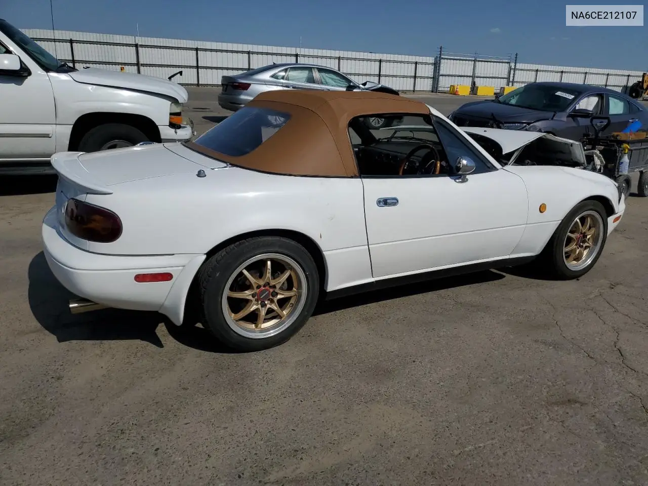 NA6CE212107 1993 Euno Roadster