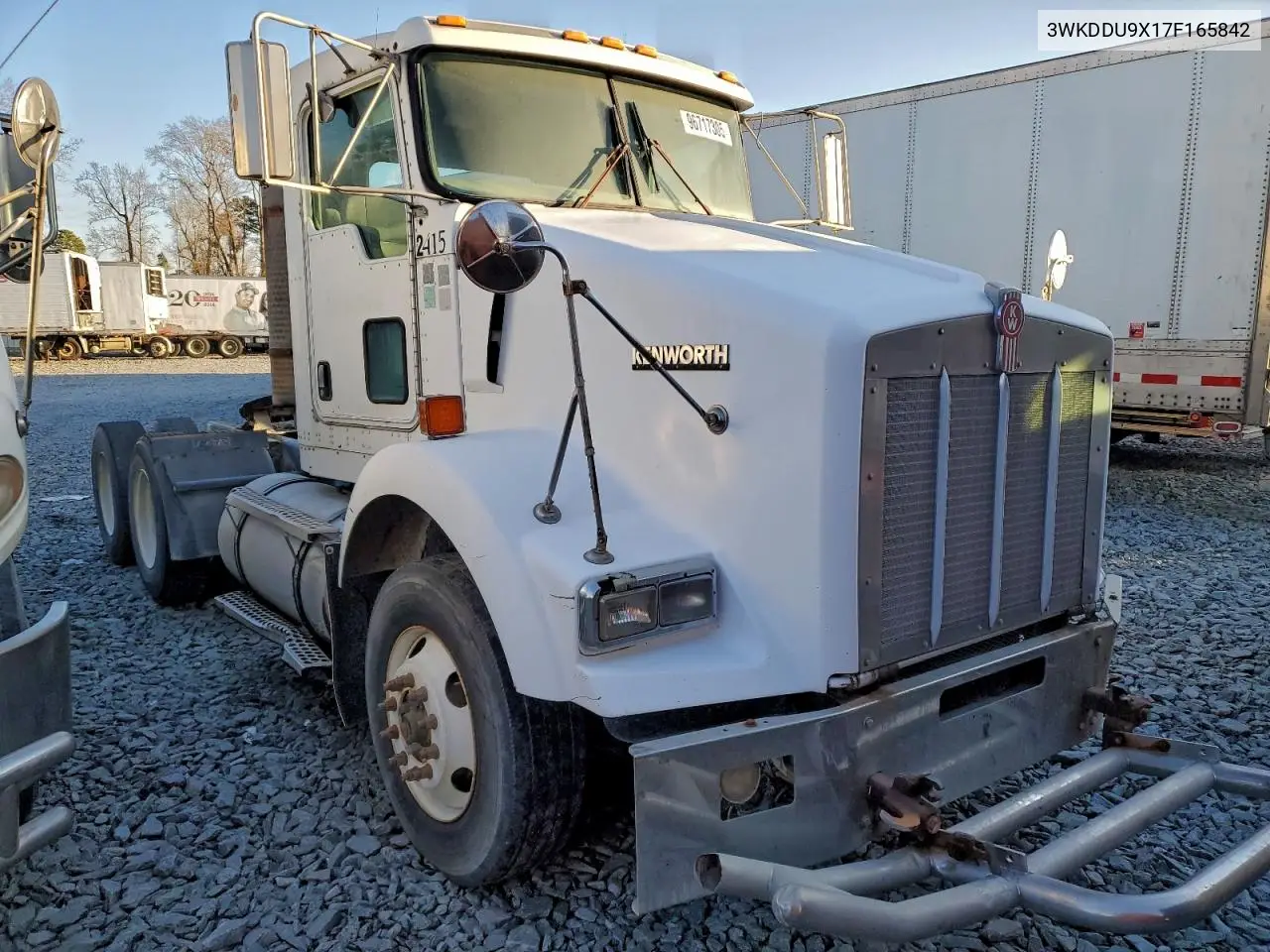 2007 Kenworth Constructi - Semi Truck VIN: 3WKDDU9X17F165842 Lot: 96717305