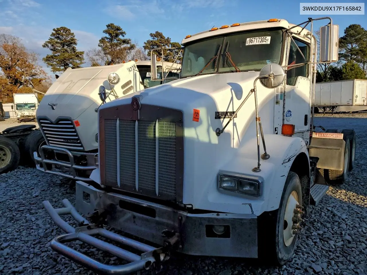 2007 Kenworth Constructi - Semi Truck VIN: 3WKDDU9X17F165842 Lot: 96717305