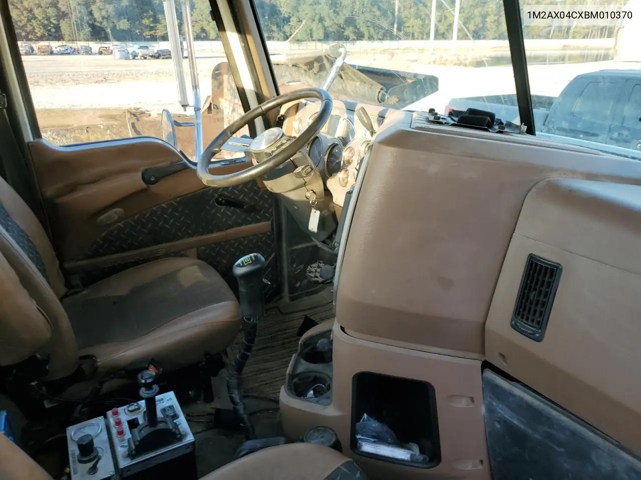 2011 Mack 700 Gu700 VIN: 1M2AX04CXBM010370 Lot: 90895565