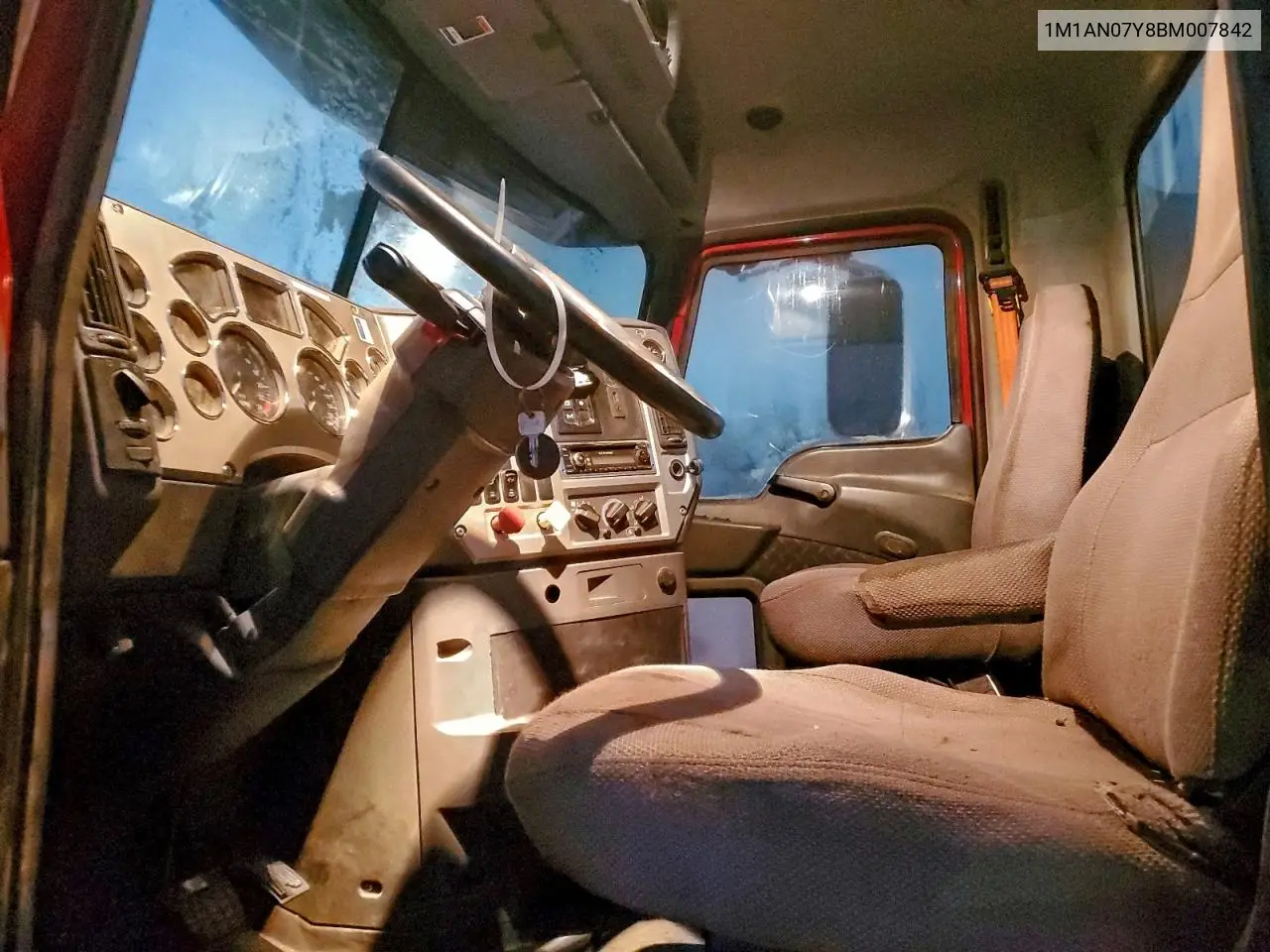2011 Mack 600 Chu600 VIN: 1M1AN07Y8BM007842 Lot: 94470365