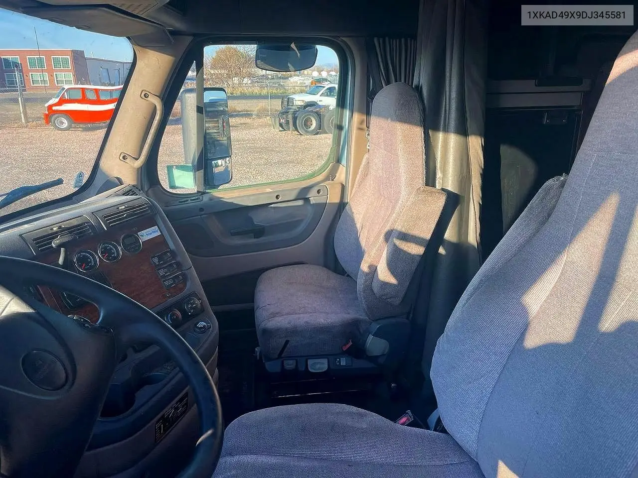 1XKAD49X9DJ345581 2013 Kenworth Construction T660
