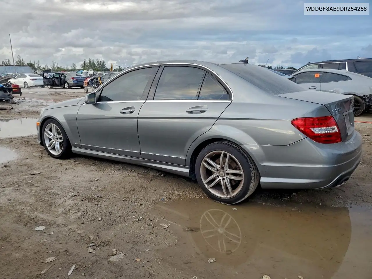WDDGF8AB9DR254258 2013 Merz C 300 4Mat