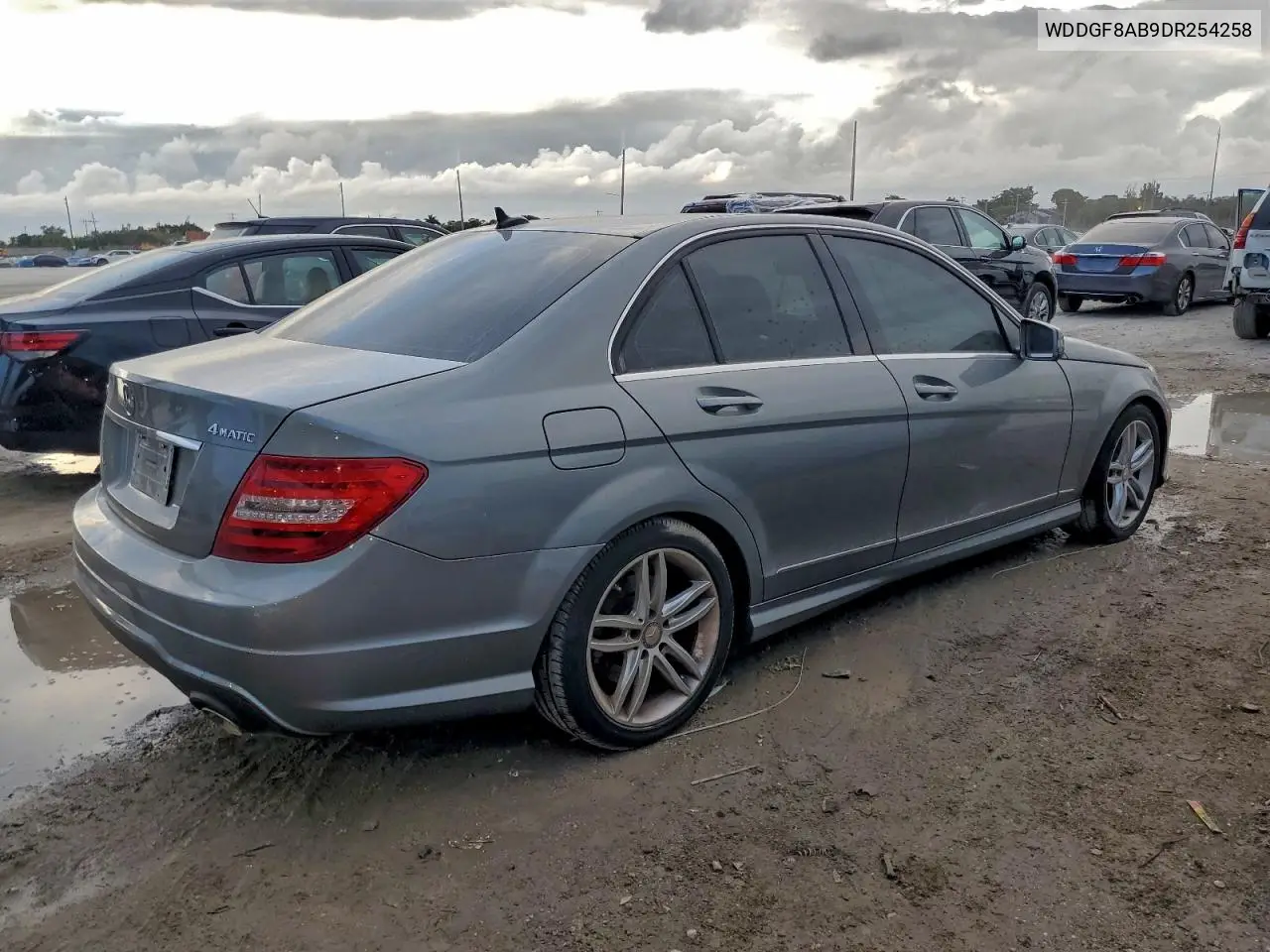 WDDGF8AB9DR254258 2013 Merz C 300 4Mat
