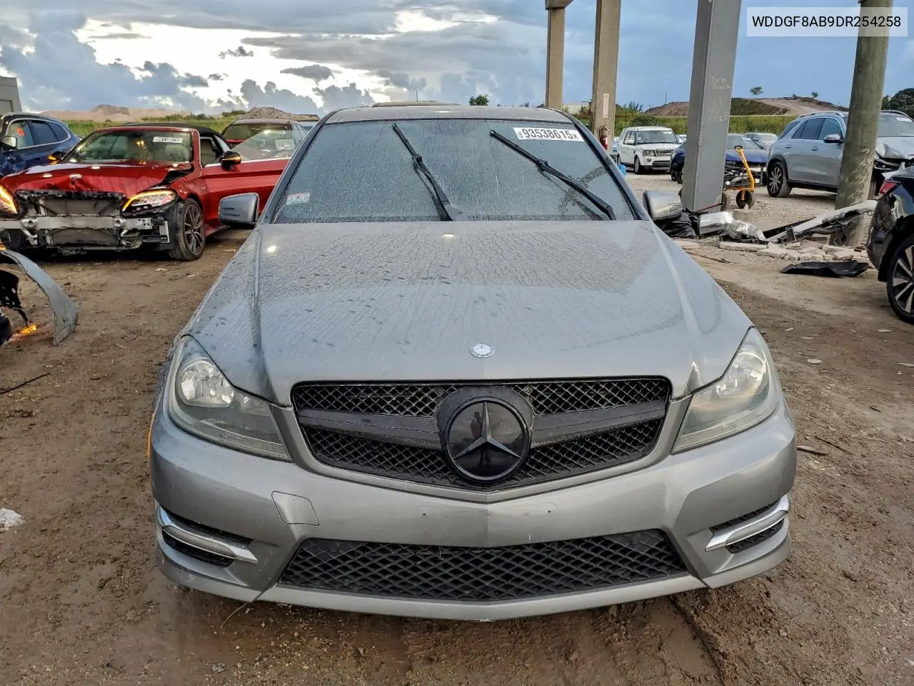 WDDGF8AB9DR254258 2013 Merz C 300 4Mat