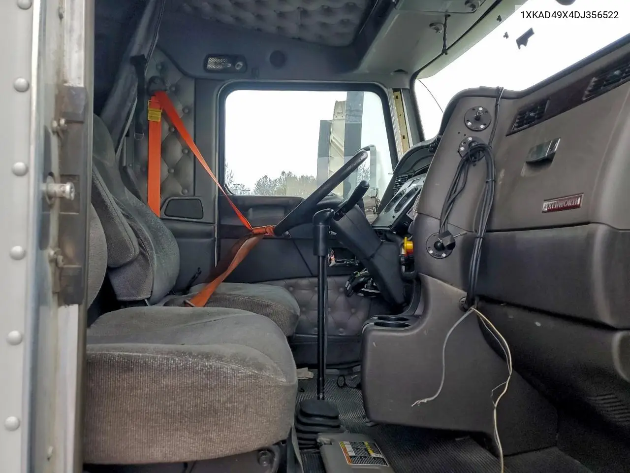 2013 Kenworth T600 Semi Truck VIN: 1XKAD49X4DJ356522 Lot: 96190605