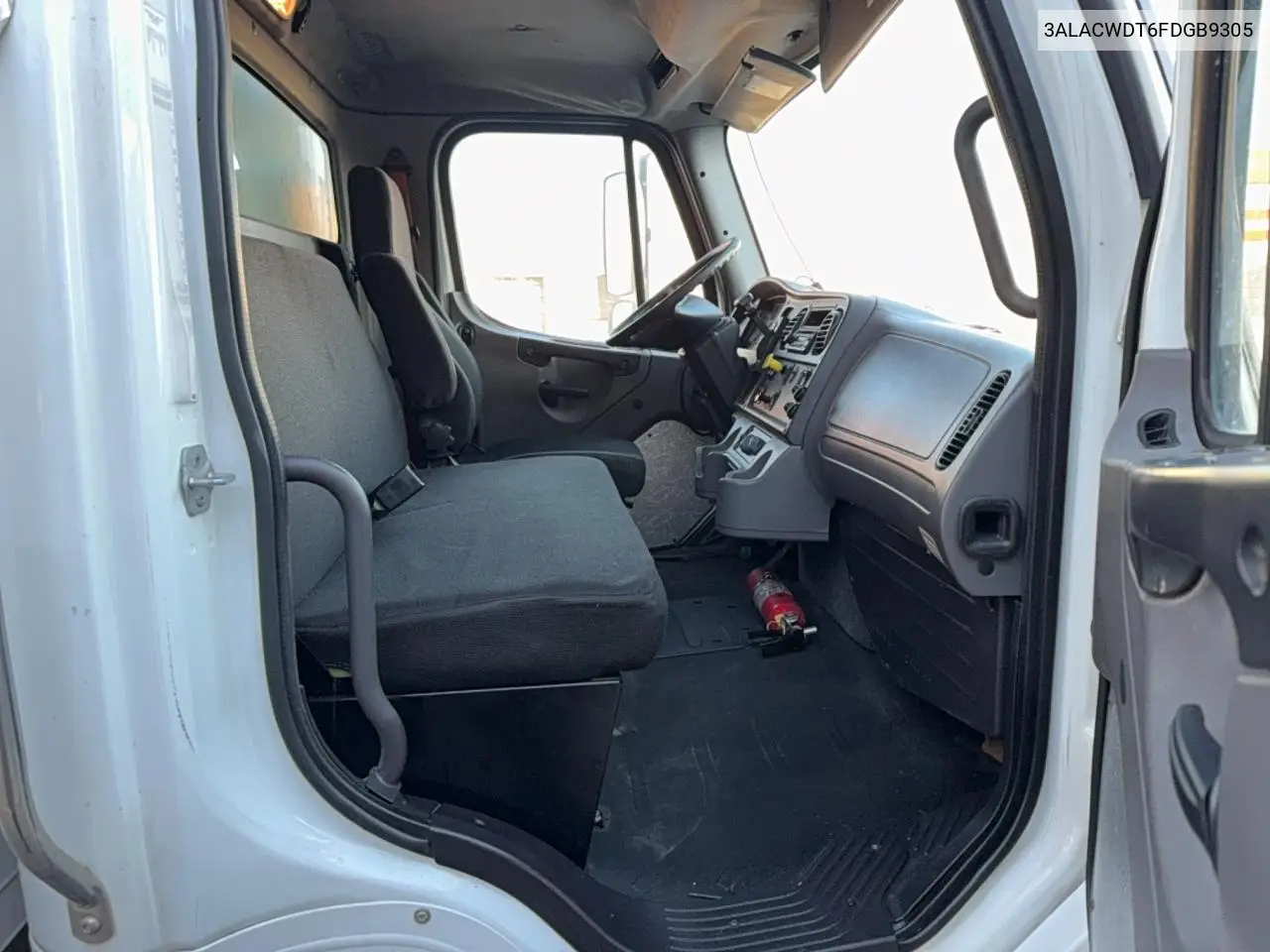 3ALACWDT6FDGB9305 2015 Freightliner M2