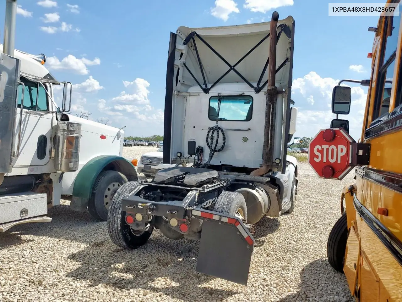 2017 Peterbilt 579 Semi Truck VIN: 1XPBA48X8HD428657 Lot: 71136015