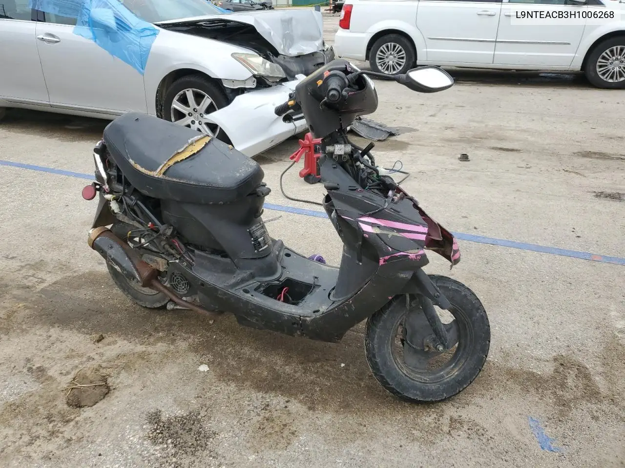 L9NTEACB3H1006268 2017 Tao Moped