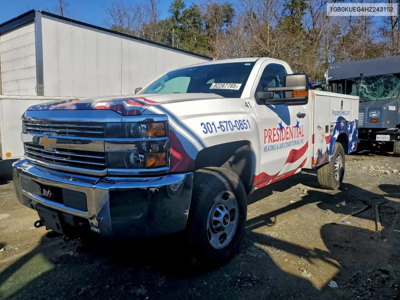 2017 Chevrolet Silverado Utility / Service Truck VIN: 1GB0KUEG4HZ243152 Lot: 92287785