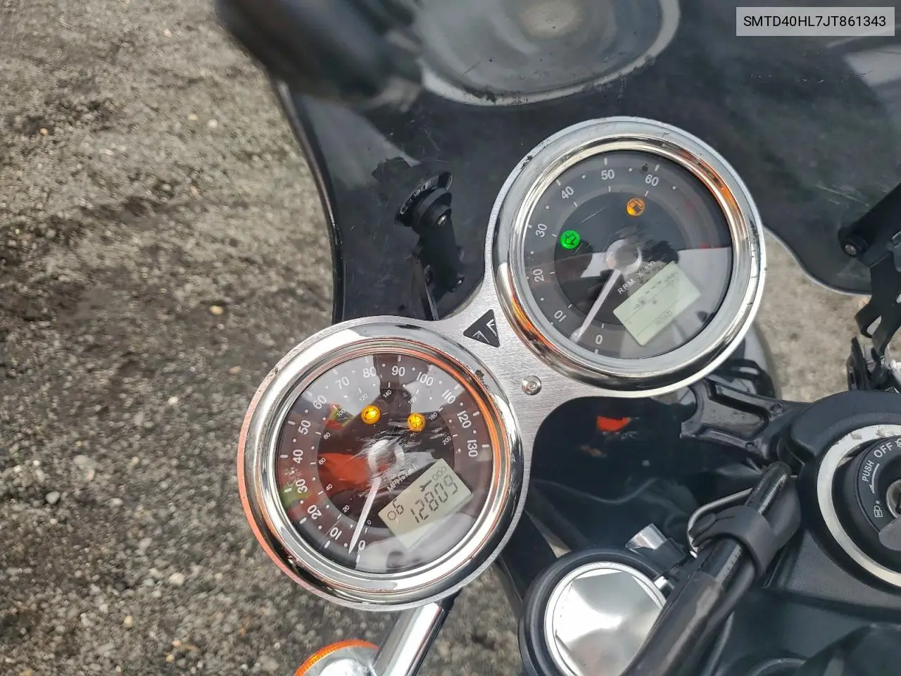 SMTD40HL7JT861343 2018 Triumph Bonneville T120
