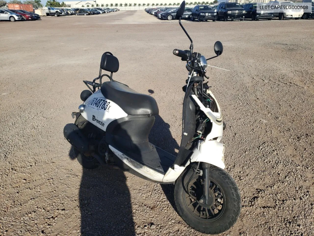 LL0TCAPE9LG000608 2020 Yong Moped