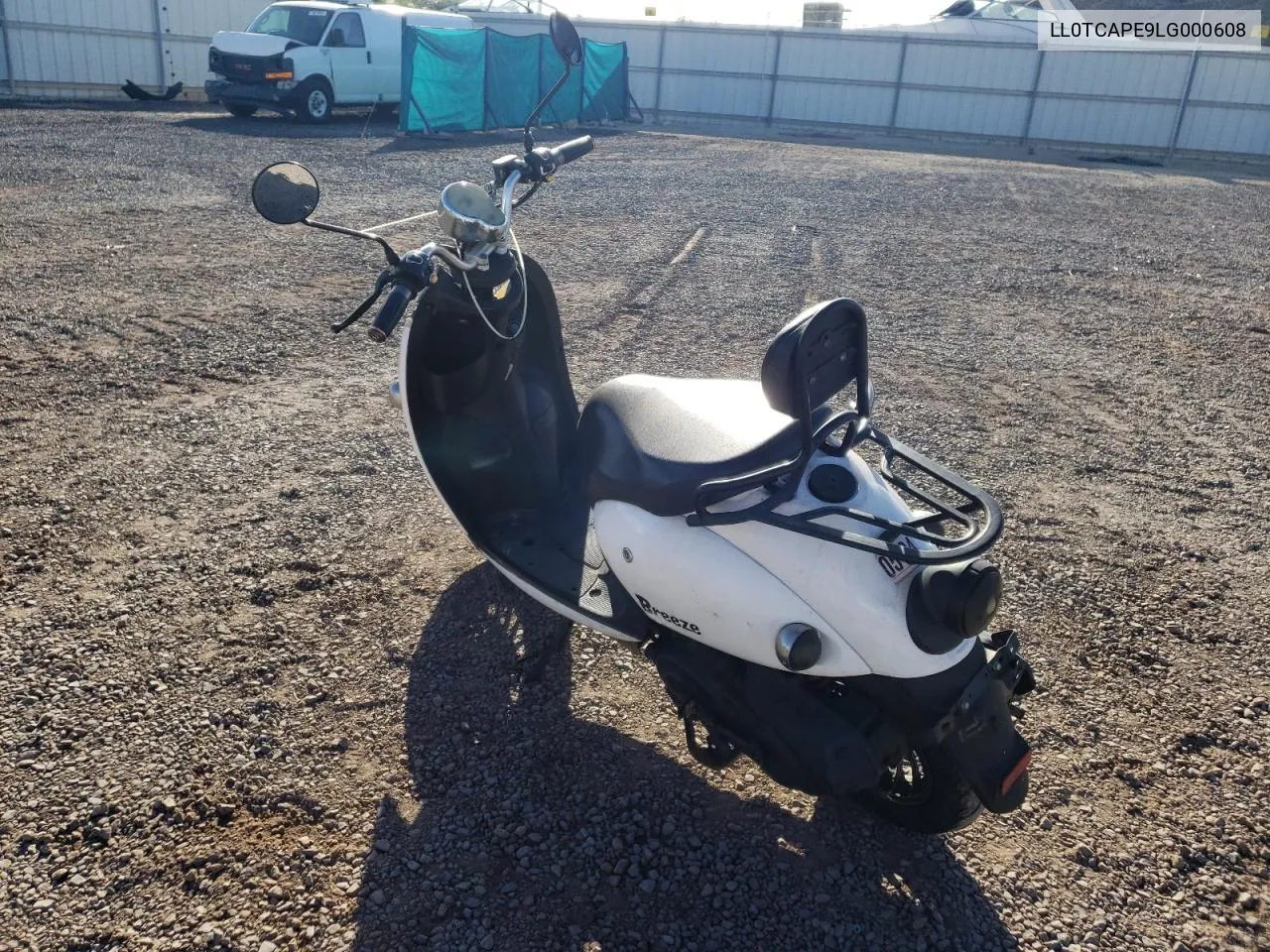 LL0TCAPE9LG000608 2020 Yong Moped