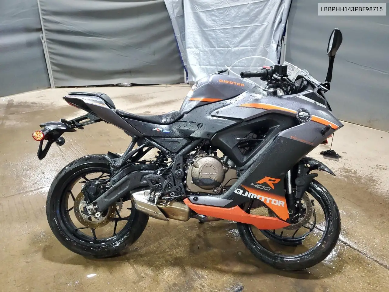 LBBPHH143PBE98715 2023 Other Motorcycle Qjmotor Srk400