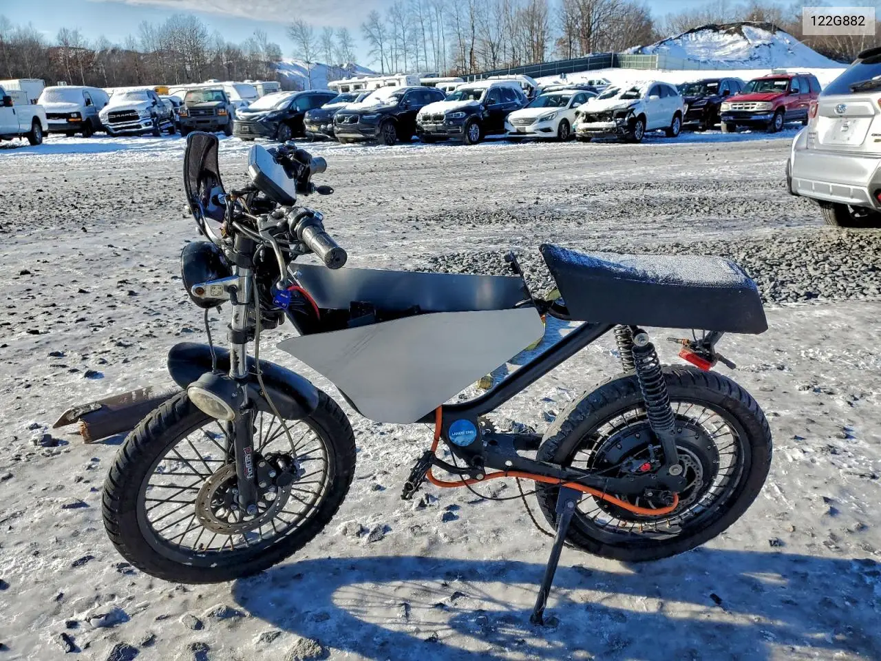 122G882 2023 Onyx Elec Mtrbk