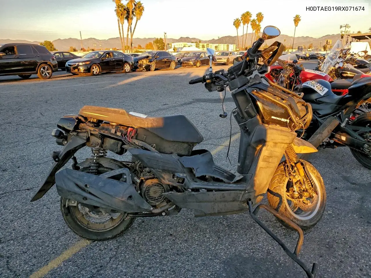 H0DTAEG19RX071674 2024 Quia Scooter