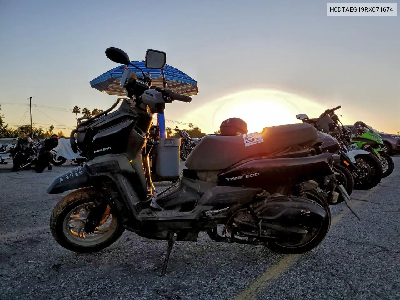 H0DTAEG19RX071674 2024 Quia Scooter