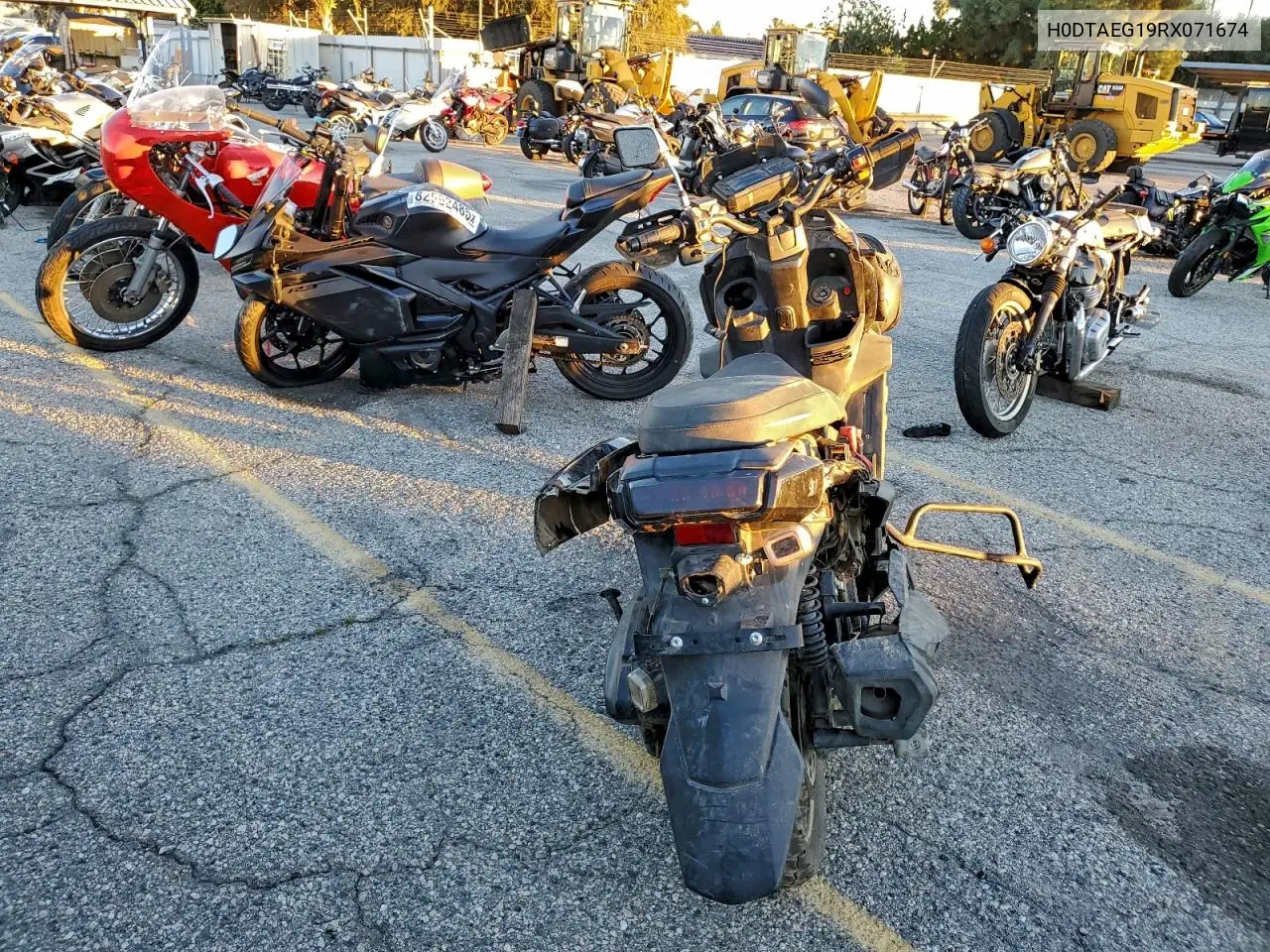 H0DTAEG19RX071674 2024 Quia Scooter