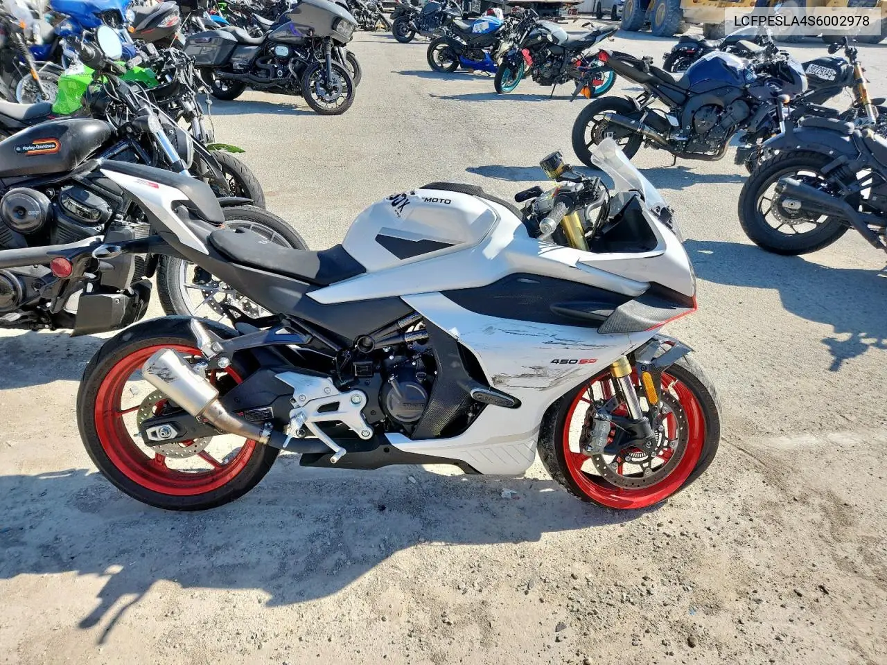 LCFPESLA4S6002978 2025 Cfmo 450 Ss