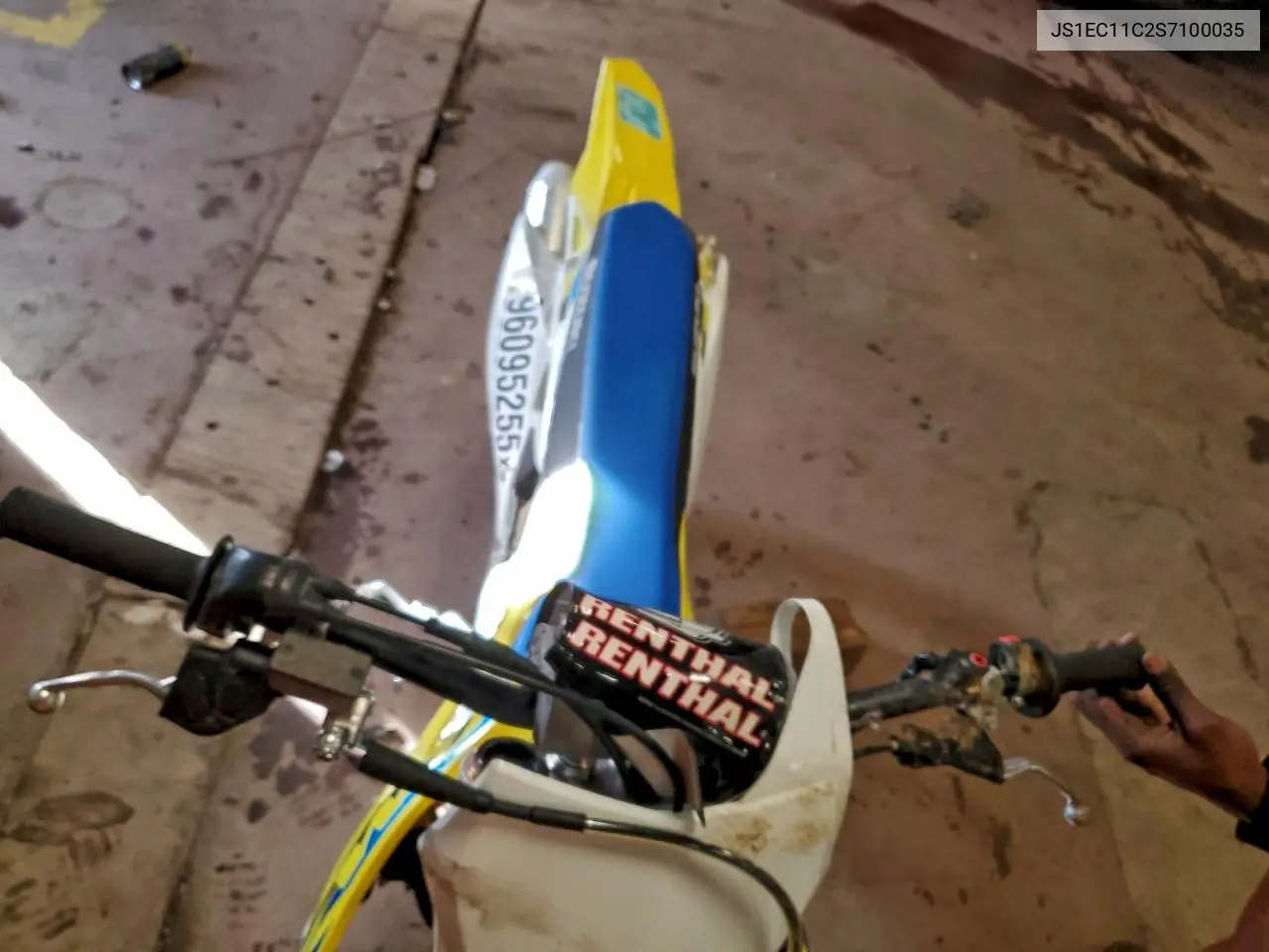 JS1EC11C2S7100035 2025 Suz Ki Rm Z 250