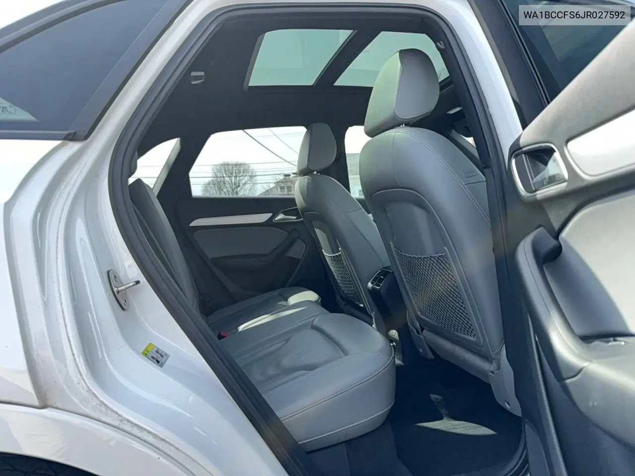 WA1BCCFS6JR027592 2018 Audi Q3 Premium