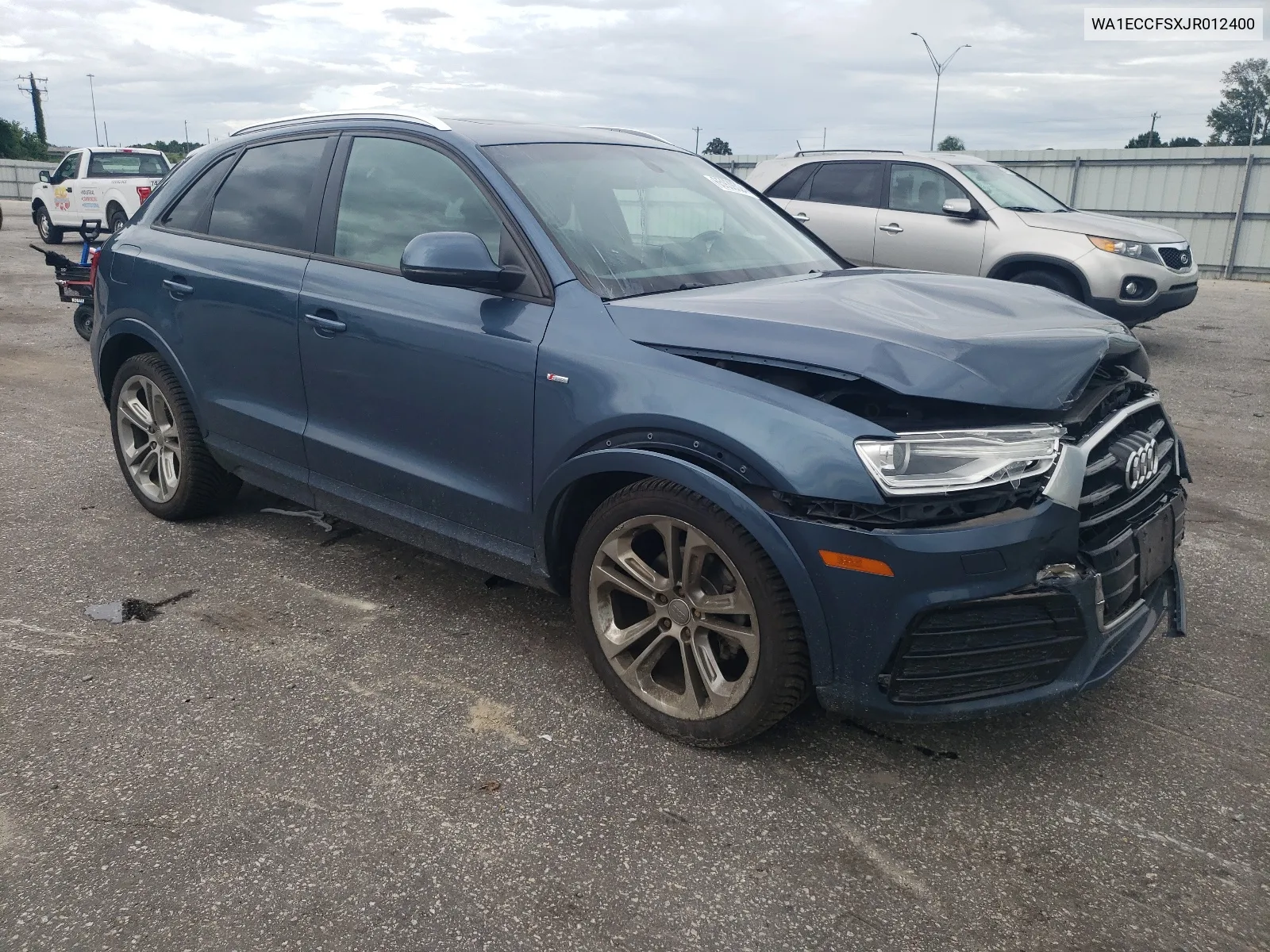 WA1ECCFSXJR012400 2018 Audi Q3 Premium