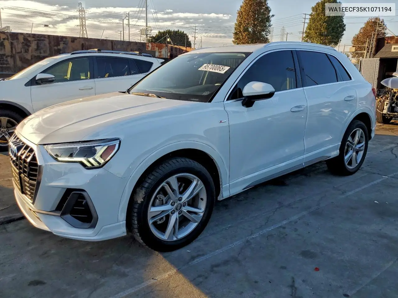WA1EECF35K1071194 2019 Audi Q3 Premium Plus S-Line