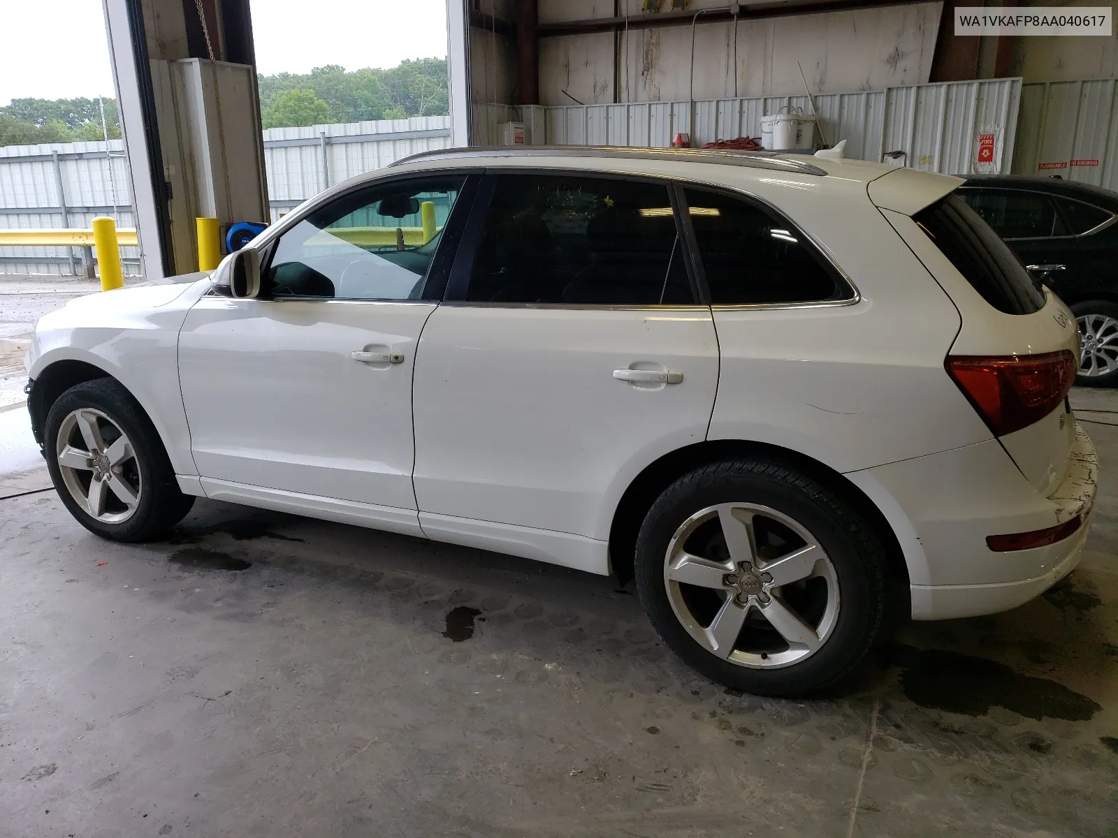 WA1VKAFP8AA040617 2010 Audi Q5 Prestige