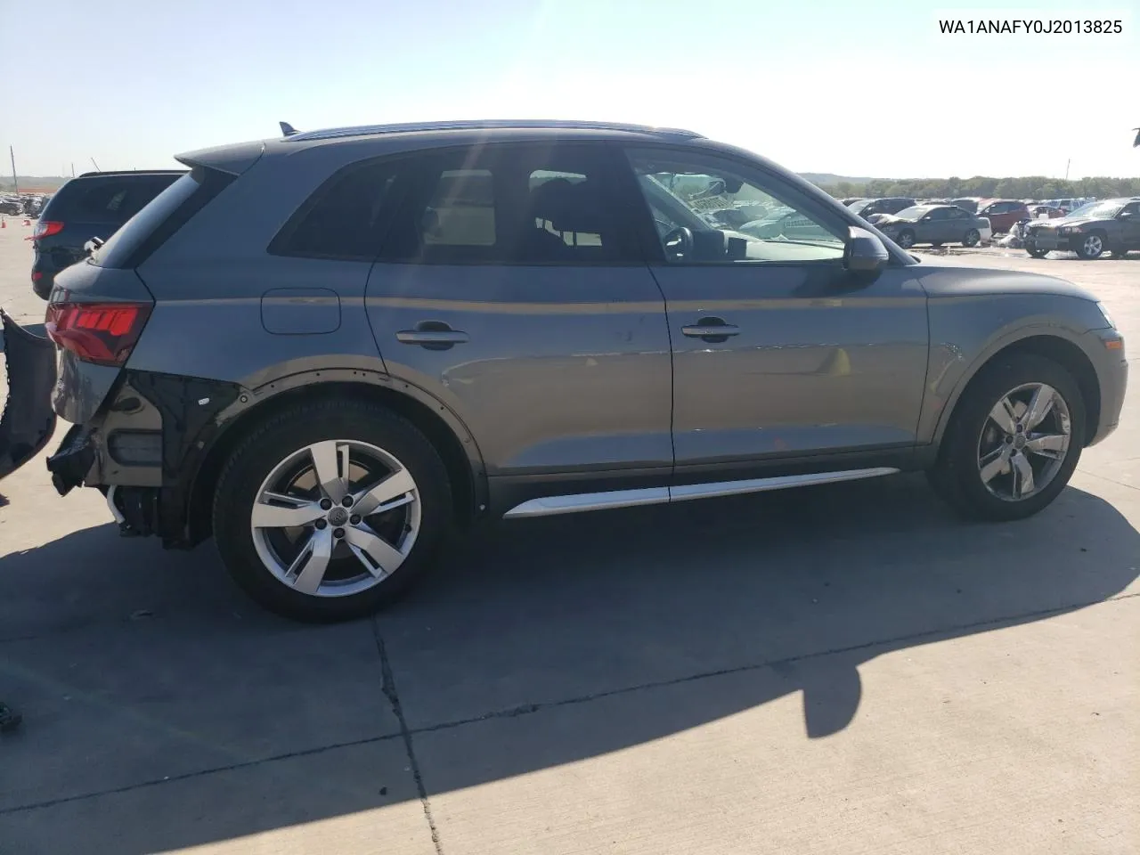 WA1ANAFY0J2013825 2018 Audi Q5 Premium