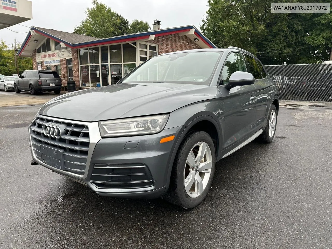 WA1ANAFY8J2017072 2018 Audi Q5 Premium