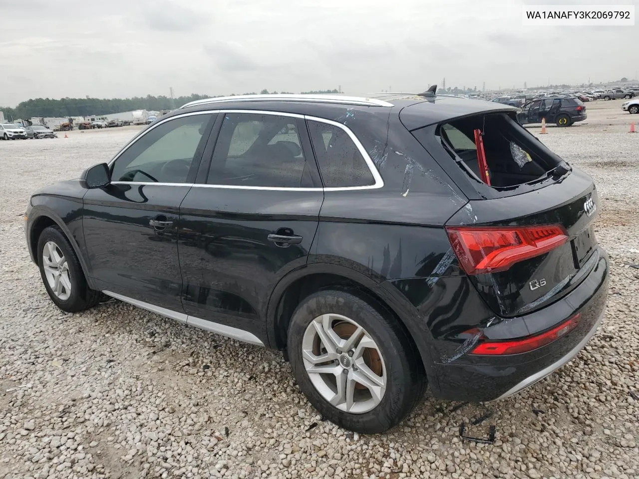 WA1ANAFY3K2069792 2019 Audi Q5 Premium