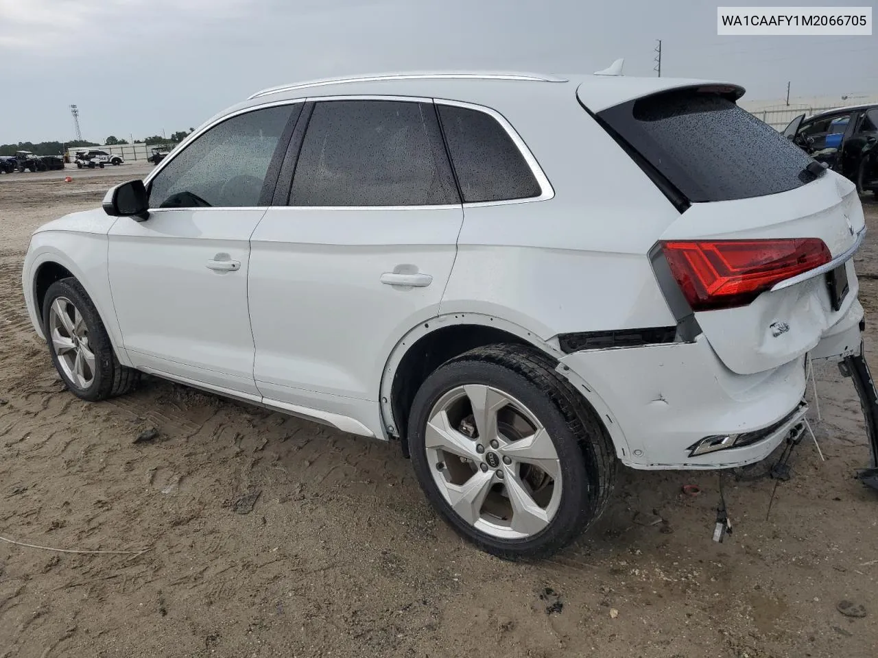 WA1CAAFY1M2066705 2021 Audi Q5 Prestige