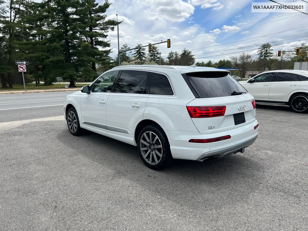 2017 Audi Q7 Premium VIN: WA1AAAF7XHD033601 Lot: 54585954