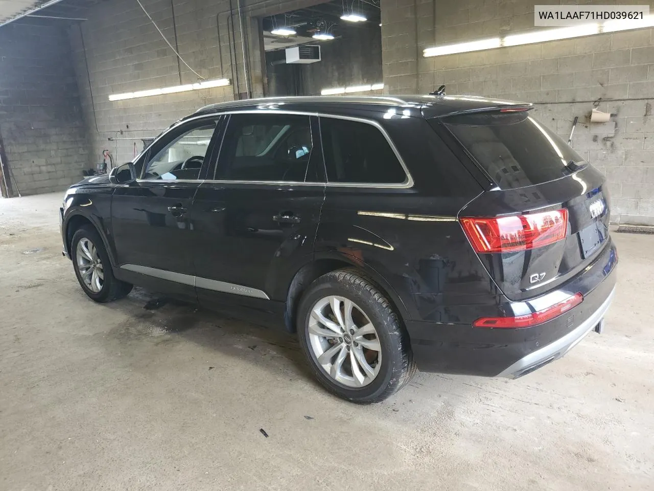 WA1LAAF71HD039621 2017 Audi Q7 Premium Plus