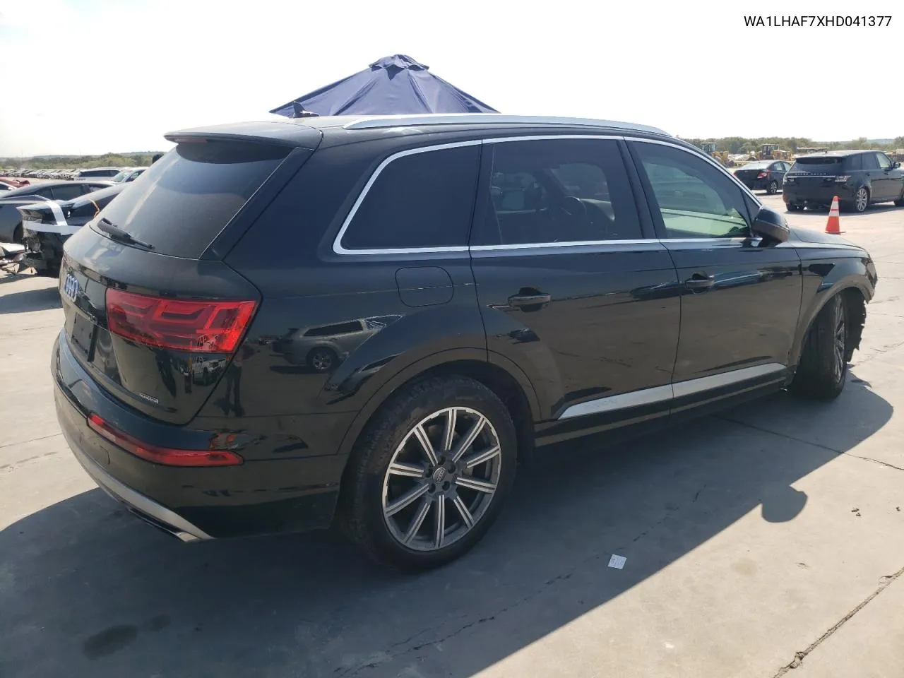 WA1LHAF7XHD041377 2017 Audi Q7 Premium Plus