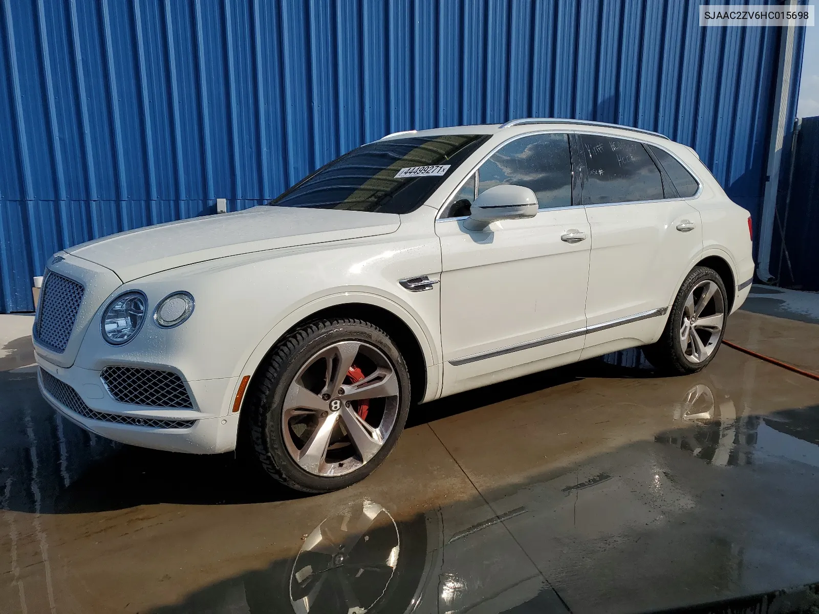 SJAAC2ZV6HC015698 2017 Bentley Bentayga