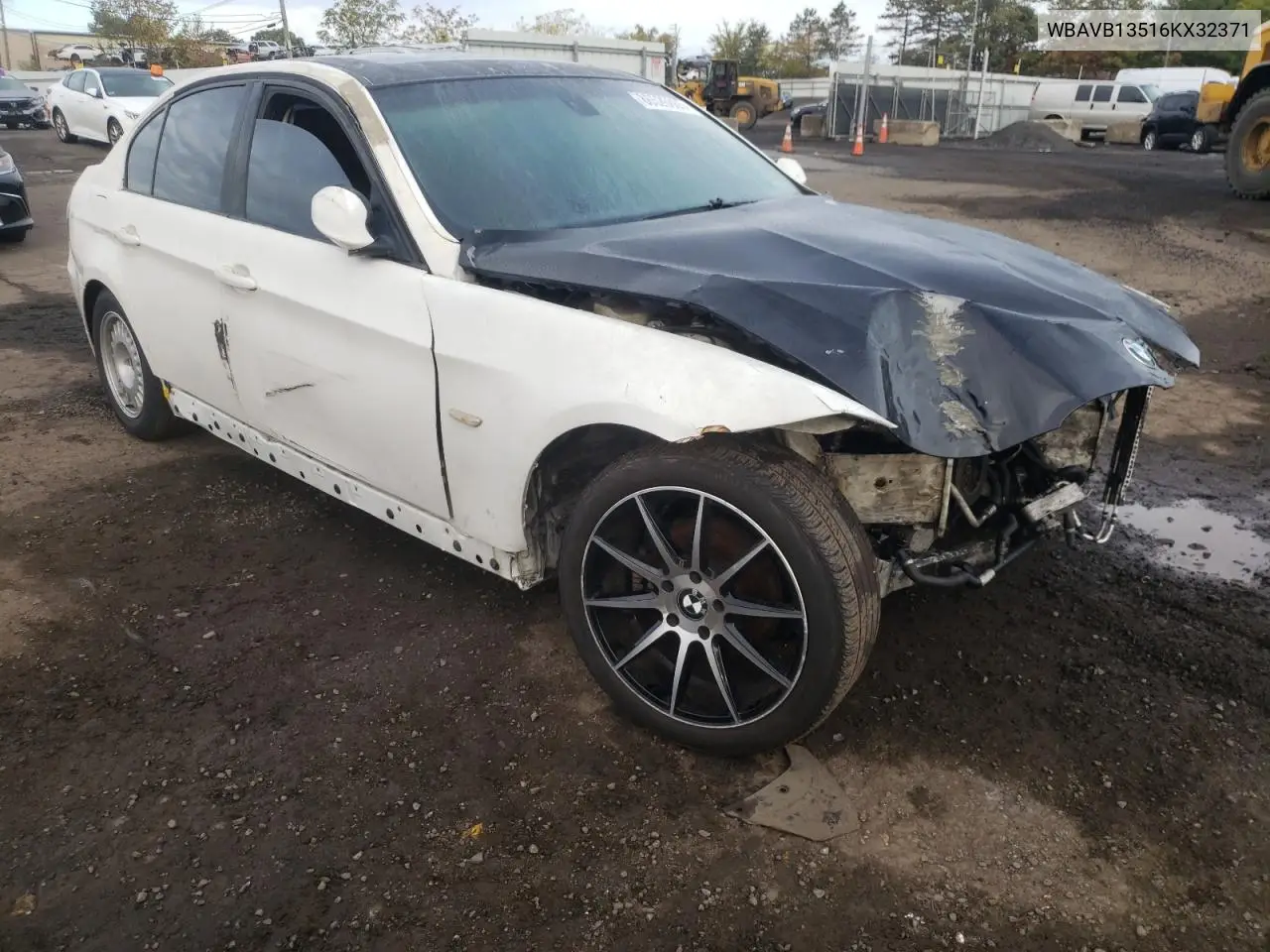 WBAVB13516KX32371 2006 BMW 325 I