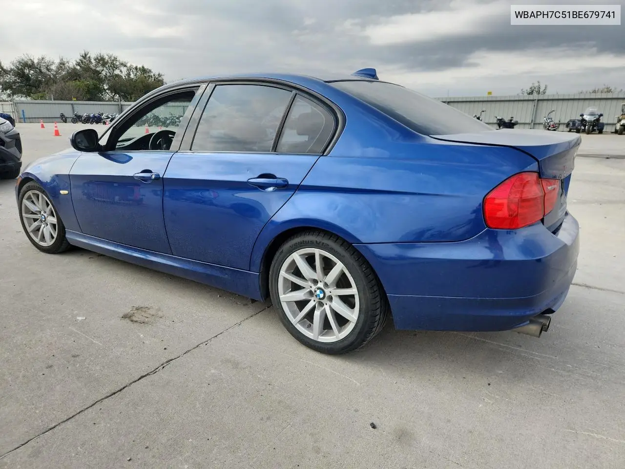 WBAPH7C51BE679741 2011 BMW 328 I
