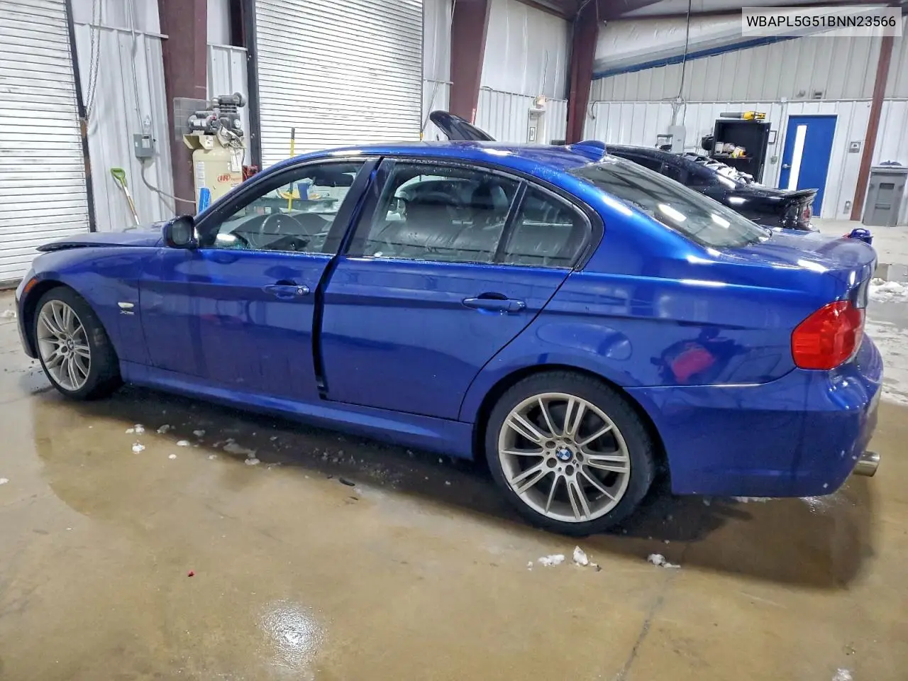 WBAPL5G51BNN23566 2011 BMW 335 Xi