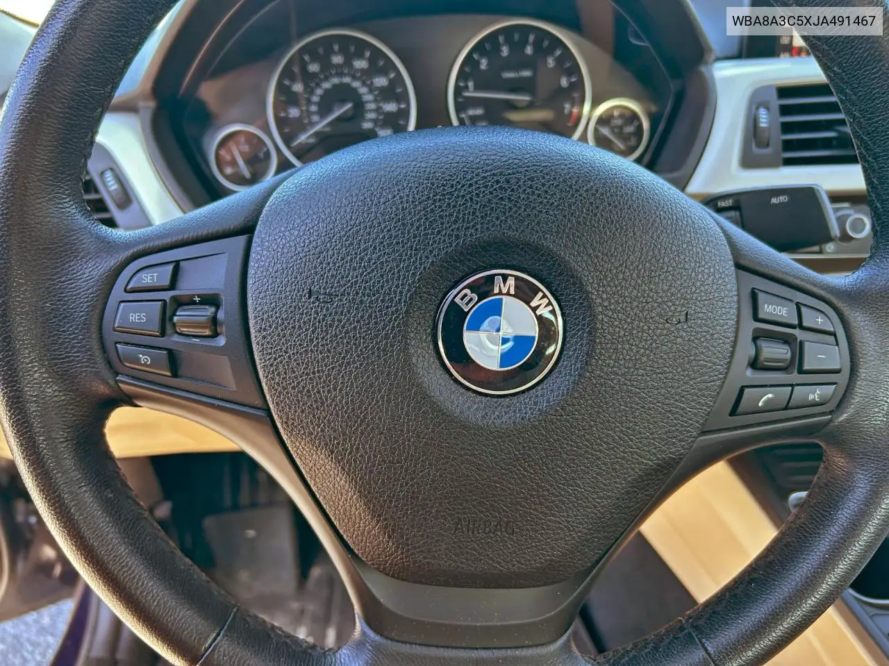 WBA8A3C5XJA491467 2018 BMW 320 Xi