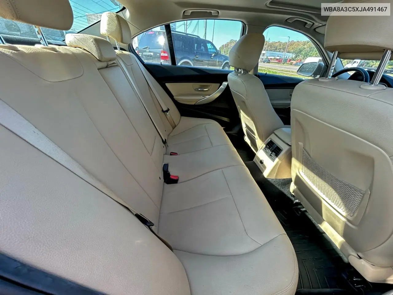WBA8A3C5XJA491467 2018 BMW 320 Xi