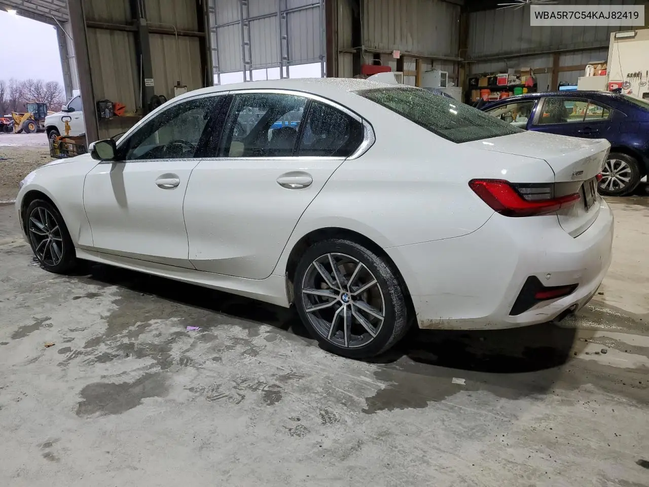 WBA5R7C54KAJ82419 2019 BMW 330Xi