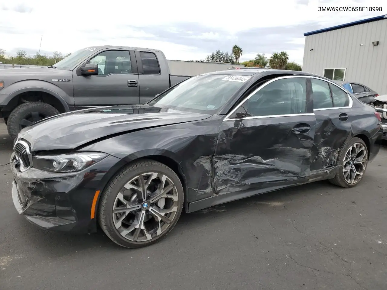 3MW69CW06S8F18998 2025 BMW 330I
