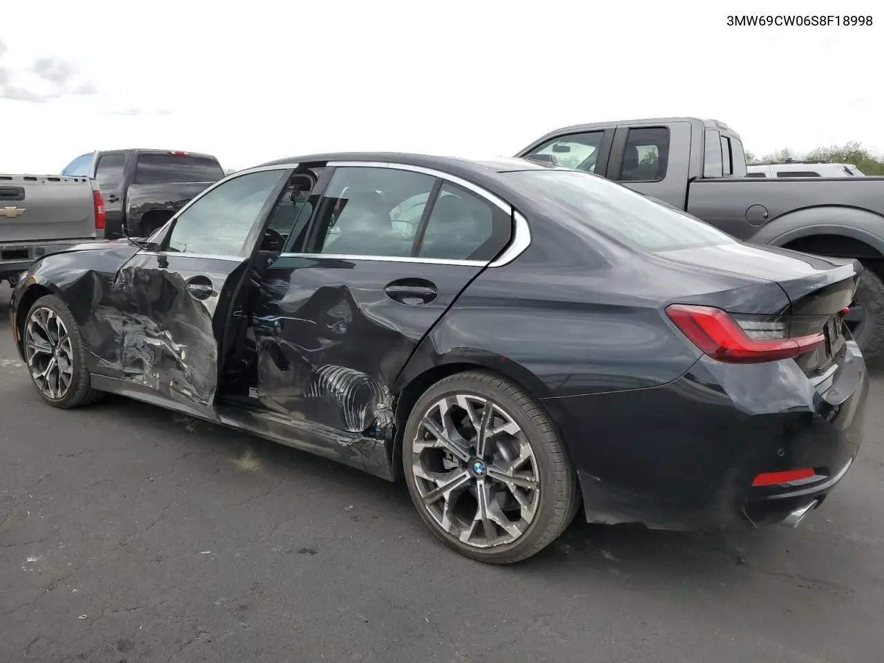 3MW69CW06S8F18998 2025 BMW 330I