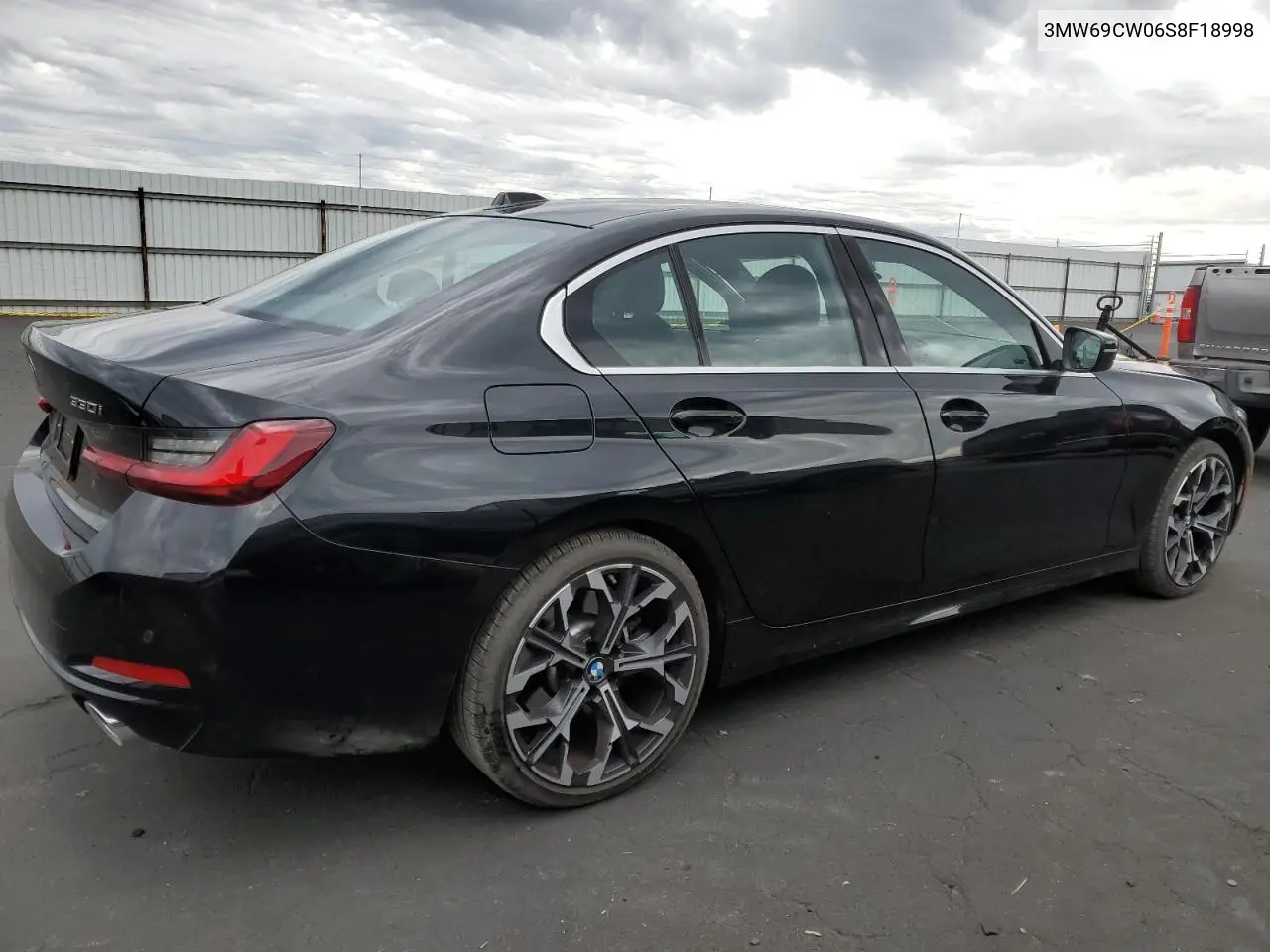 3MW69CW06S8F18998 2025 BMW 330I