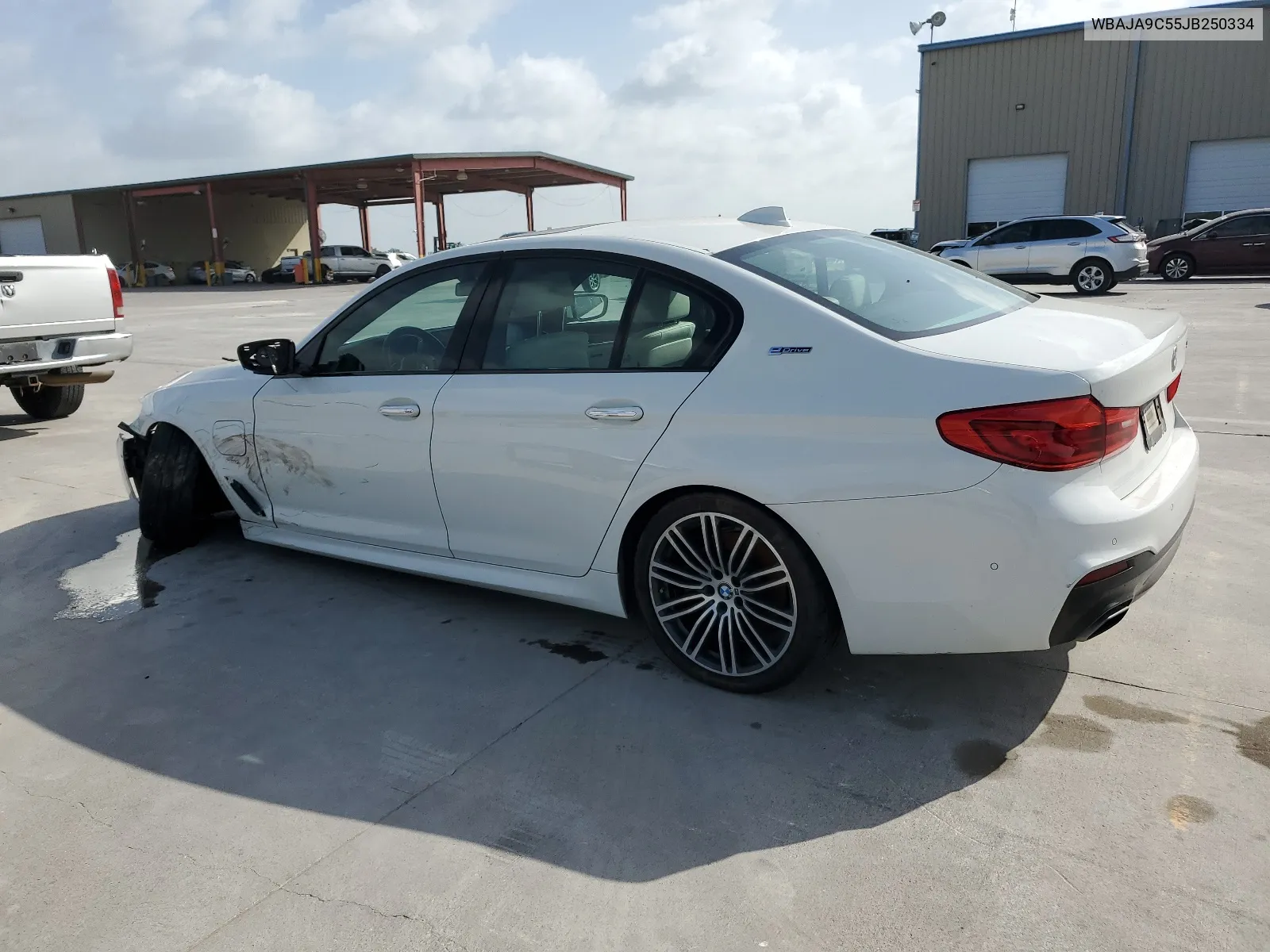 WBAJA9C55JB250334 2018 BMW 530E