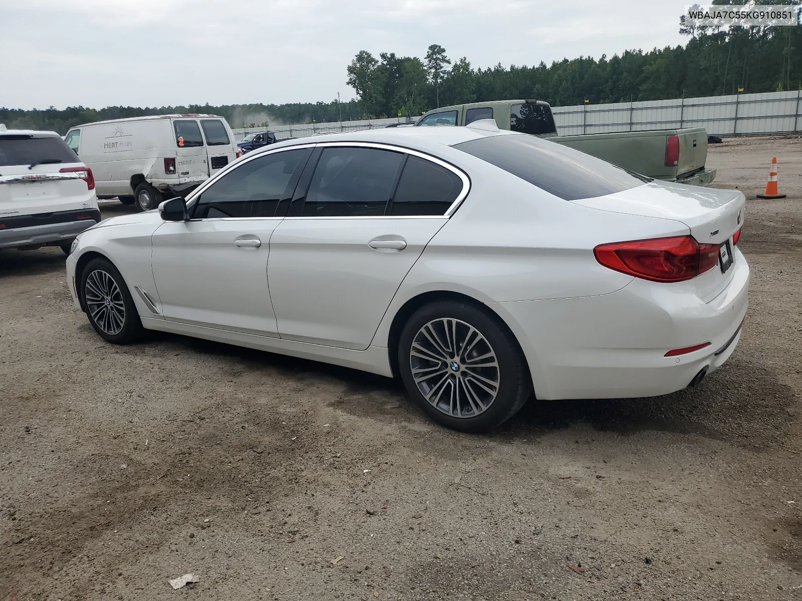 WBAJA7C55KG910851 2019 BMW 530 Xi