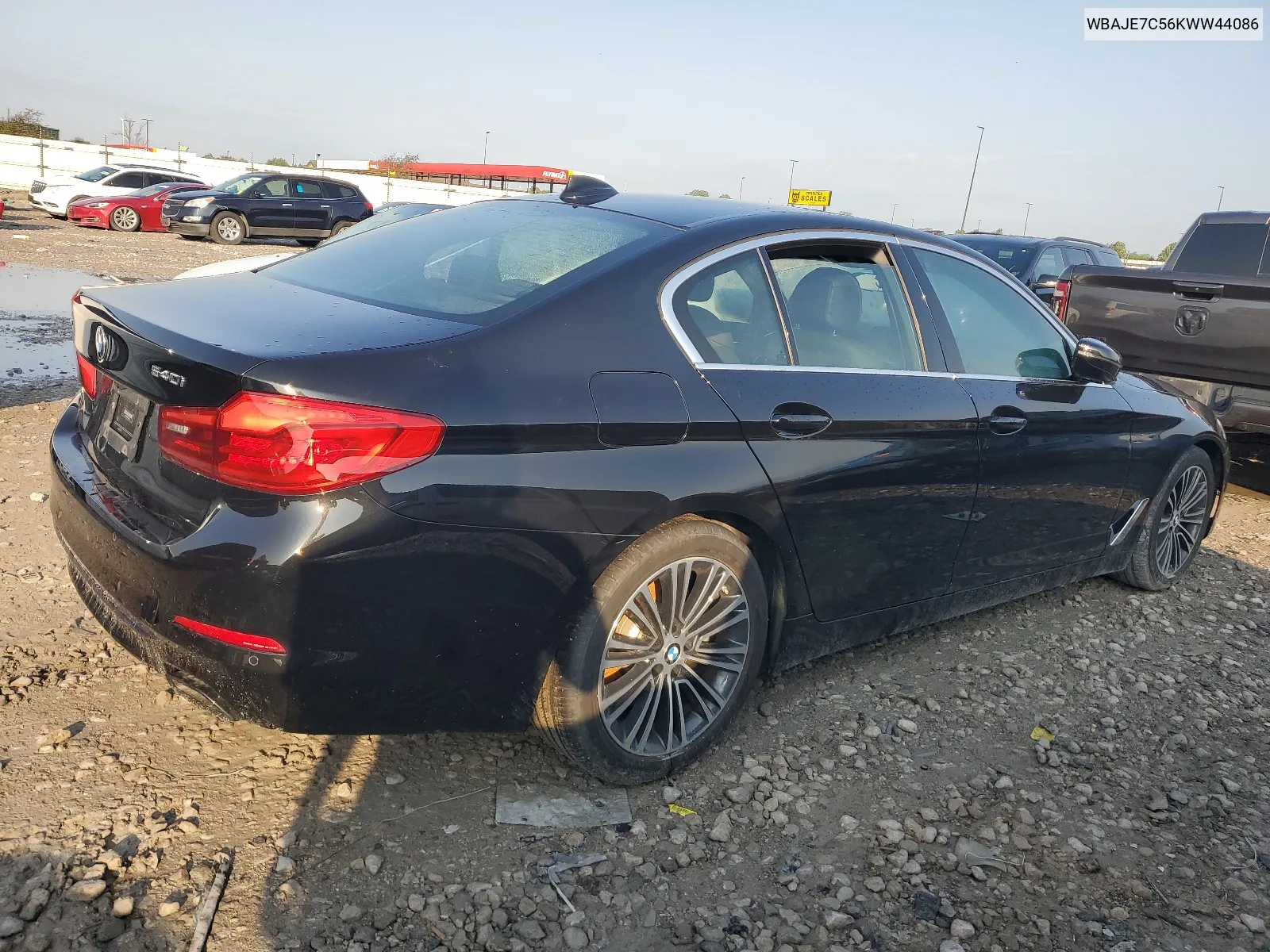 WBAJE7C56KWW44086 2019 BMW 540 Xi